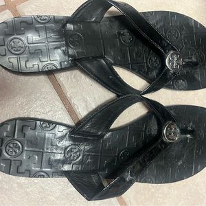 EUC Tory Burch sandals with silver detail